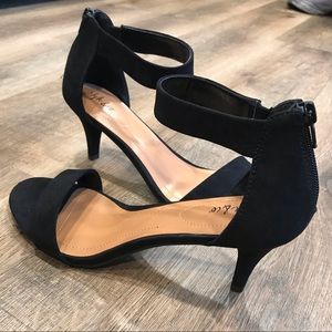 Style & Co Black Suede Heels 9M